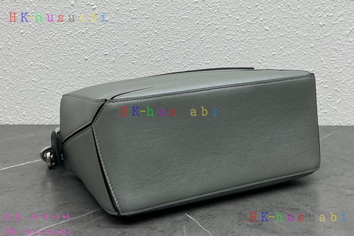 ★미러급★로에베 스몰 퍼즐백 LW29554