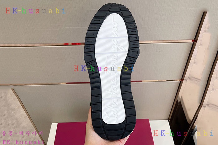 NEW 페라가모 스니커즈 신상 F 925100