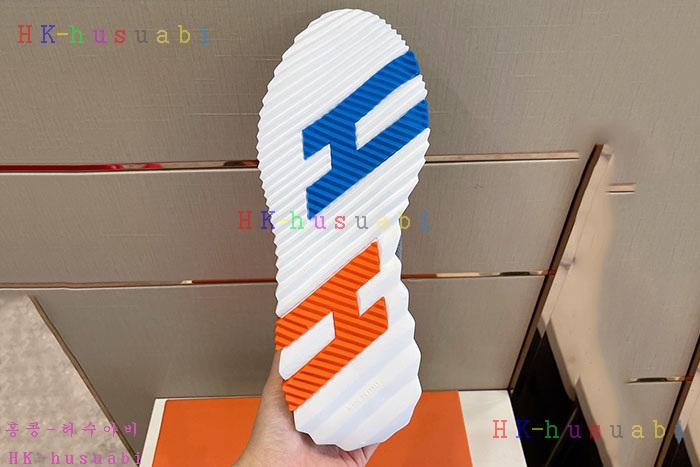 NEW 에르메스 스니커즈 신상  H 556601
