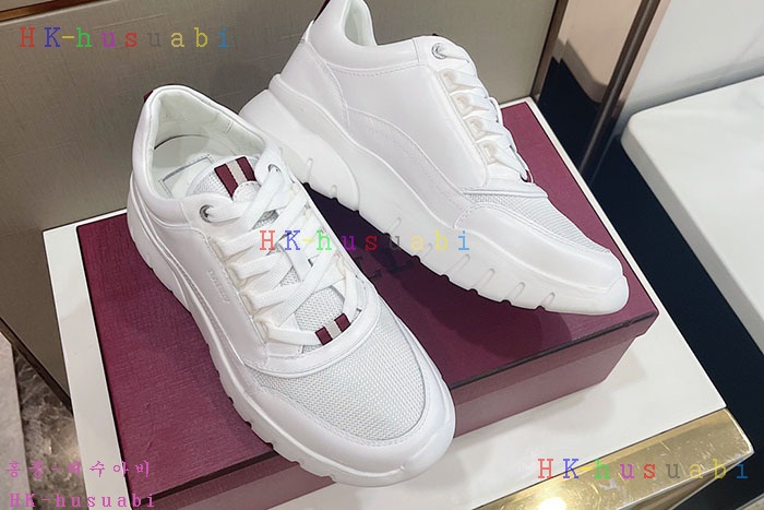 NEW  발리 스니커즈 신상 B 552403