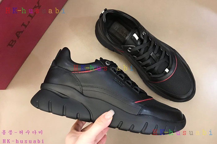 NEW  발리 스니커즈 신상 B 552404