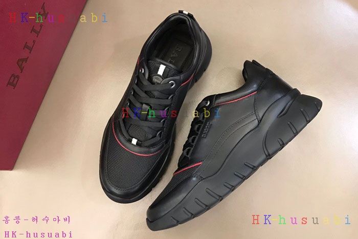 NEW  발리 스니커즈 신상 B 552404