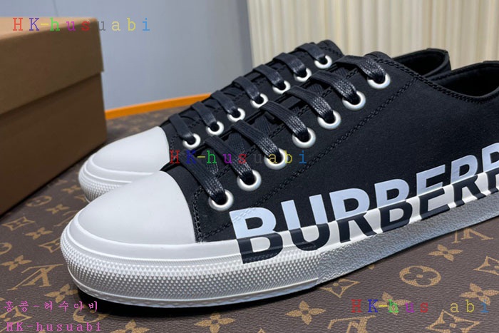 NEW  버버리 스니커즈 신상 BB  4415514