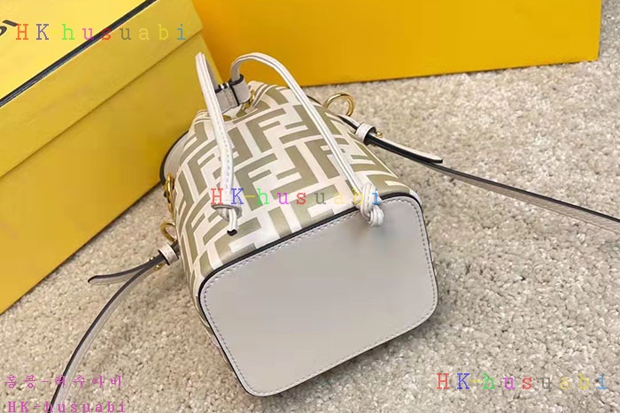 ★미러급★펜디 몬트레조 버킷백 FD 33250