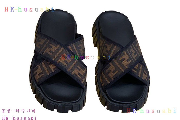 NEW 펜디 샌들 신상 FD 555203