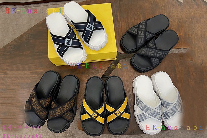 NEW 펜디 샌들 신상 FD 555204