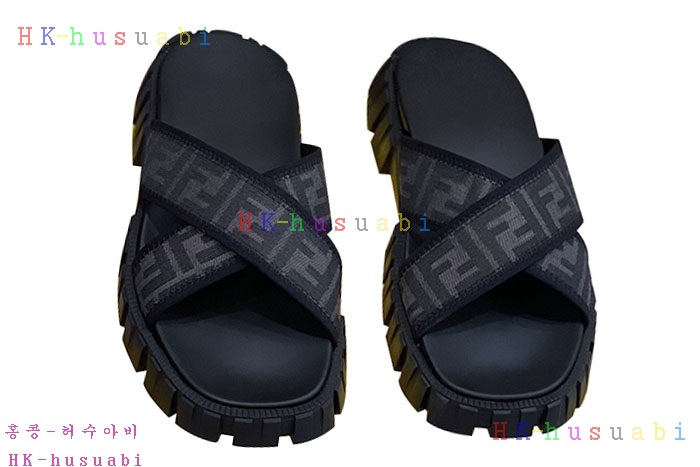 NEW 펜디 샌들 신상 FD 555204