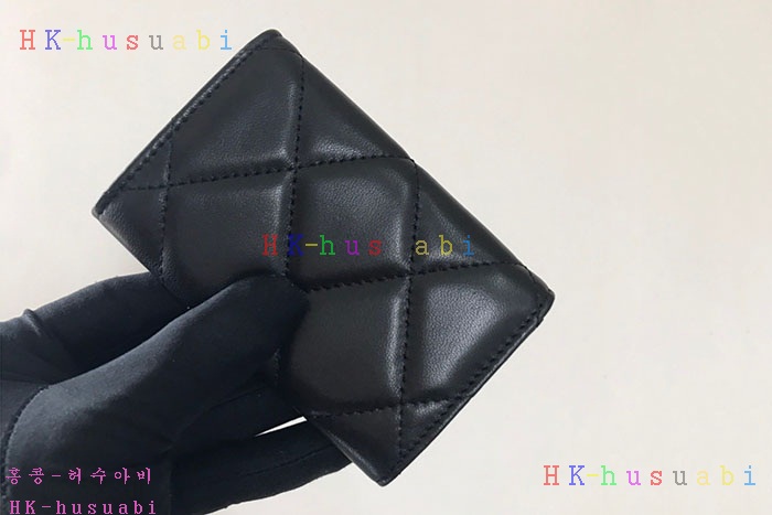 ★미러급★샤넬 19 플랩 카드 홀더 램스킨 메탈 AP1790