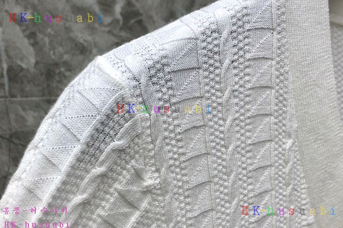 NEW  톰브라운 반팔상의 신상 TB 88857