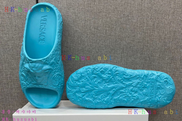 NEW 베르사체 샌들 신상 V 4241113