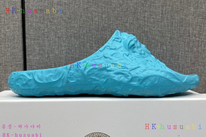 NEW 베르사체 샌들 신상 V 4241113