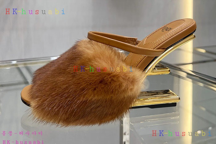 NEW 펜디 샌들 신상 FD 825603