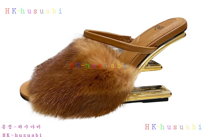 NEW 펜디 샌들 신상 FD 825603