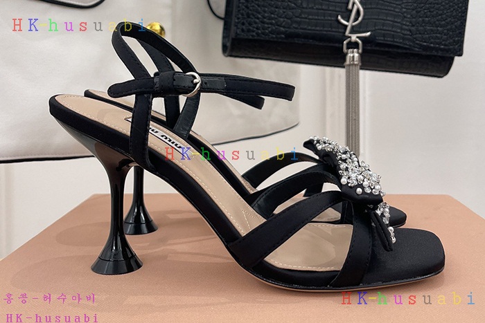 NEW 미우미우 샌들 신상 M 8552405