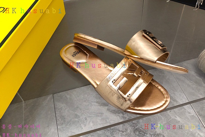 NEW 펜디 샌들 신상 FD 552401