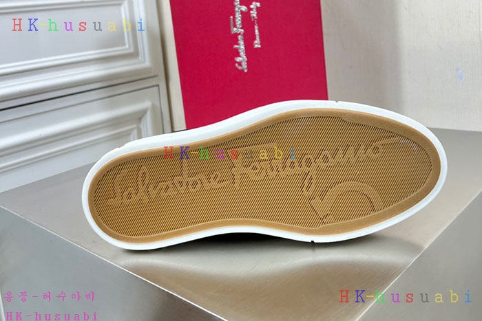 NEW 페라가모 스니커즈 신상 F 965551