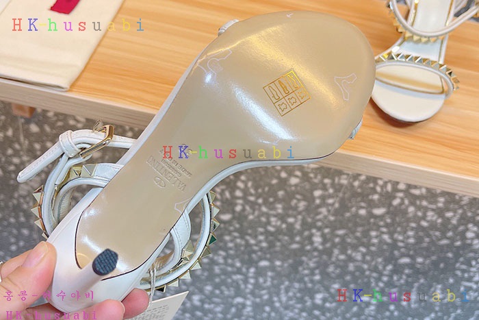 NEW 발렌티노 샌들 신상 V 9340509