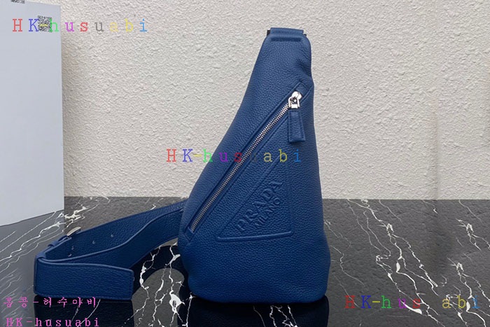 ★미러급★프라다 크로스 엠보스드 로고 백팩 2VZ098-2
