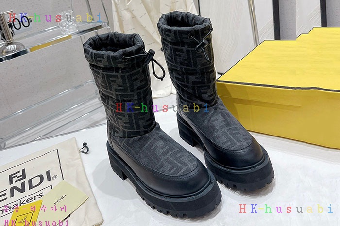 NEW 펜디 부츠 신상 FD 333570