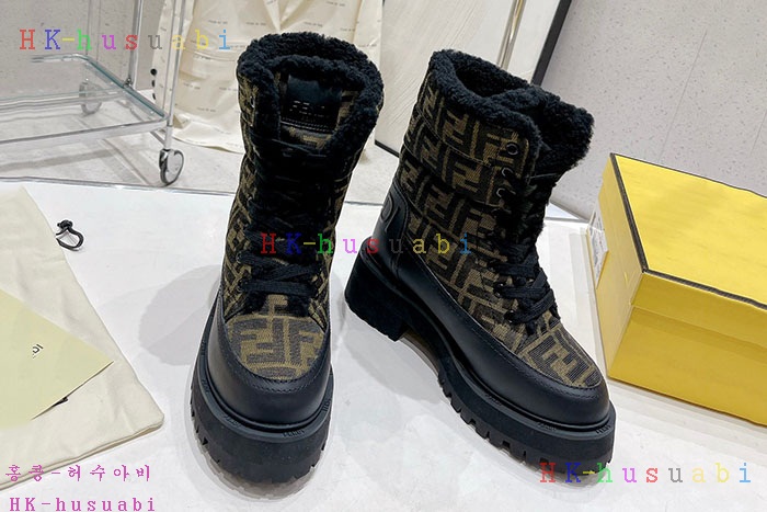 NEW 펜디 부츠 신상 FD 333574