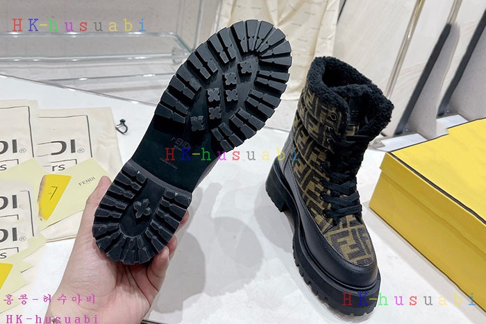 NEW 펜디 부츠 신상 FD 333574