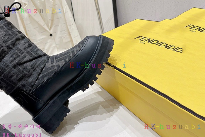 NEW 펜디 부츠 신상 FD 333570