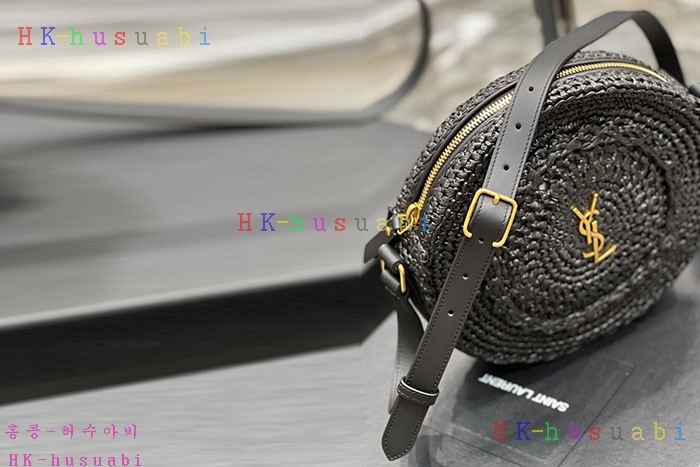 ★미러급★입생로랑 라피아 가죽 SAC ROND 백 685601-2