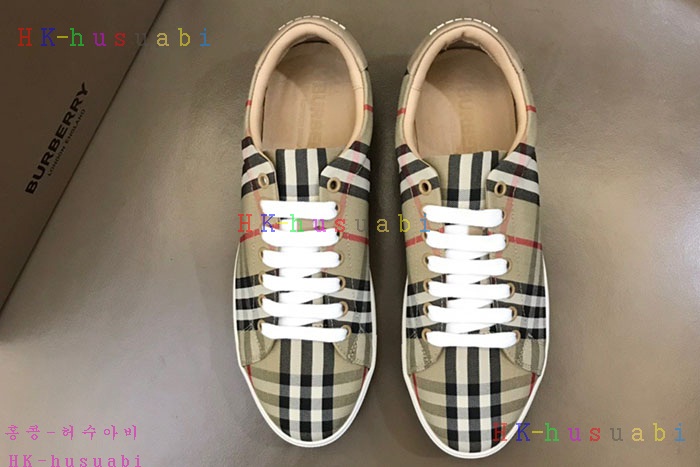 NEW 버버리 스니커즈 신상 BB  9654401