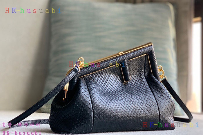 ★미러급★펜디 퍼스트 스몰 파이톤 8BP129-22
