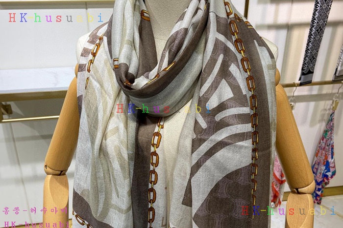NEW 셀린느 머플러 신상 C958222