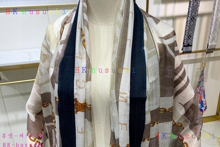 NEW 셀린느 머플러 신상 C958222