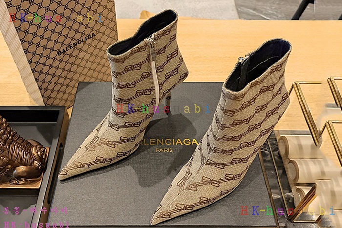 NEW 발렌시아가 신발 신상 B 72239905