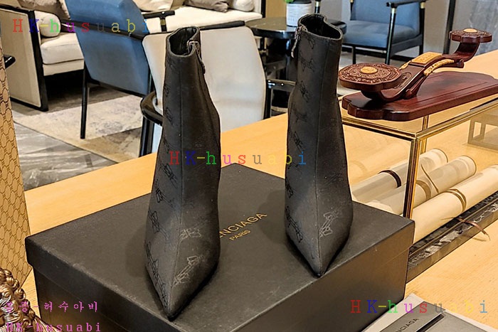 NEW 발렌시아가 신발 신상 B 72239901