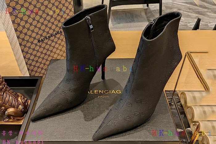 NEW 발렌시아가 신발 신상 B 72239901