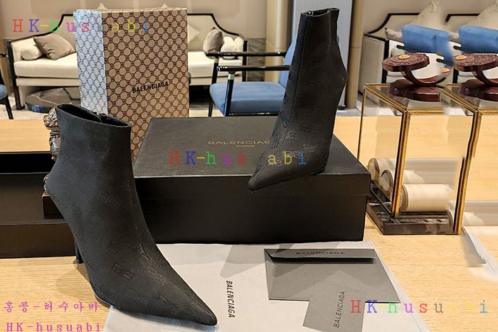 NEW 발렌시아가 신발 신상 B 72239901