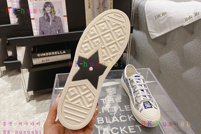 NEW 디올 신발 신상 DR 833558
