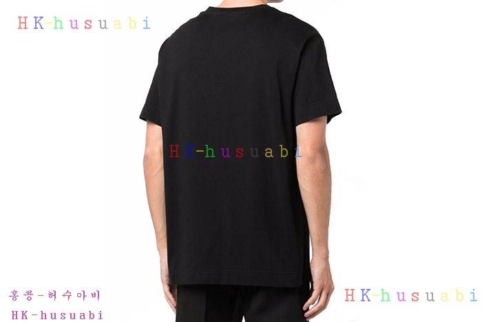NEW 페라가모 반팔티 신상 F 663802