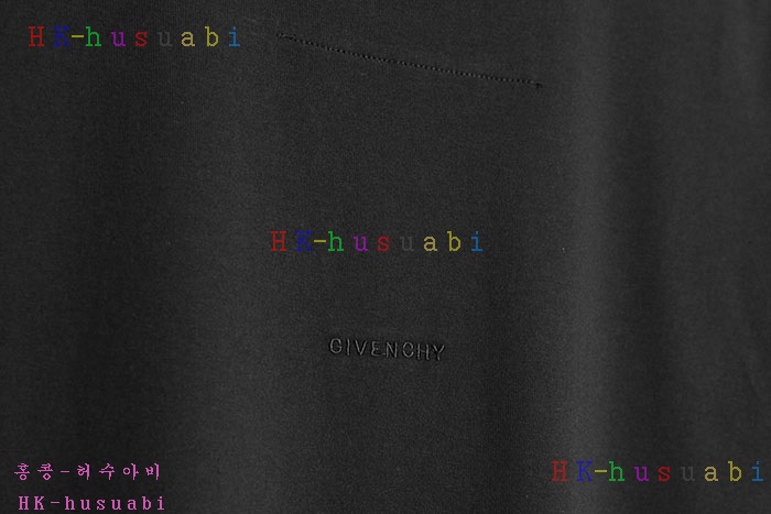 NEW 페라가모 반팔티 신상 F 663802
