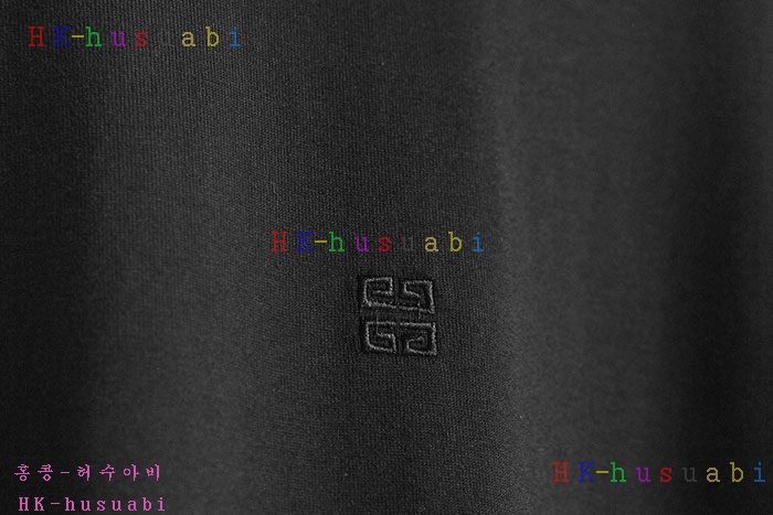 NEW 페라가모 반팔티 신상 F 663802