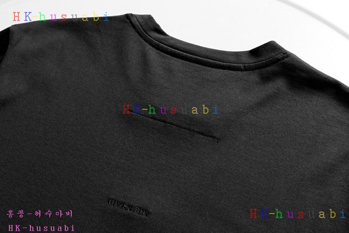 NEW 페라가모 반팔티 신상 F 663802