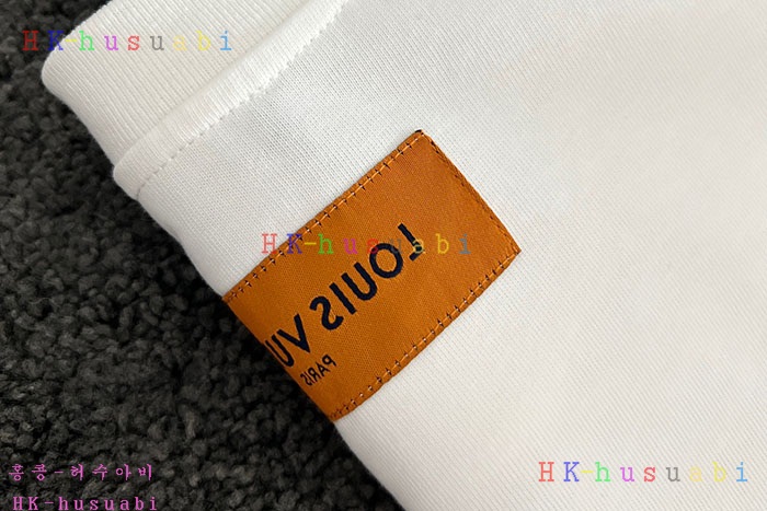 NEW 루이비통 반팔티 신상 LV 958452