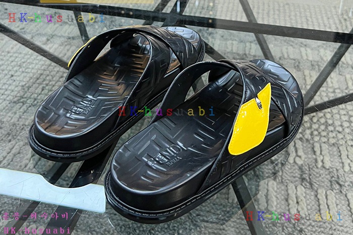 NEW 펜디 샌들 신상 FD 9682251