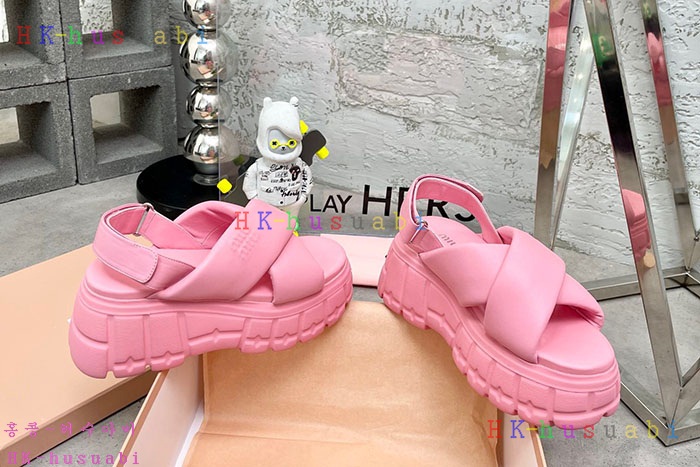 NEW 미우미우 샌들 신상 M682201