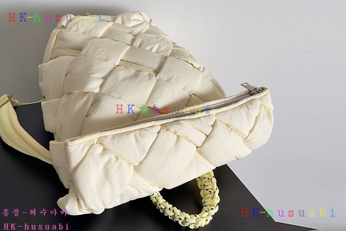 ★미러급★보테가베네타 패딩 인트레치오 백팩 690891-2