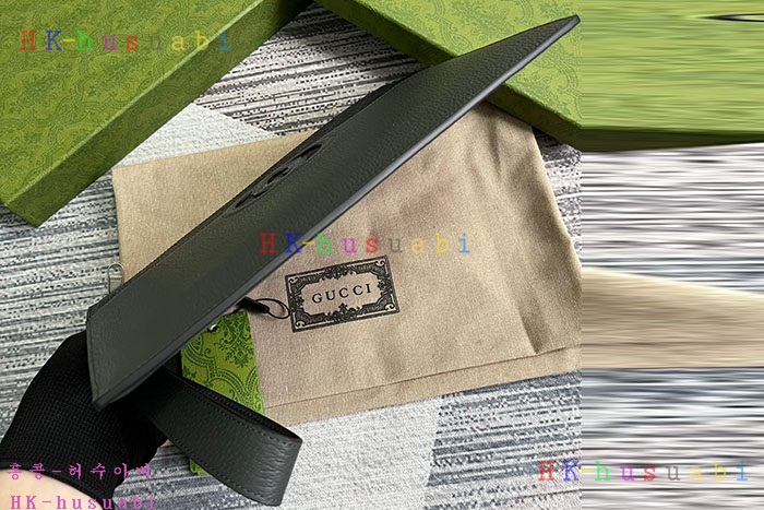★미러급★구찌 컷아웃 인터로킹 G 파우치 723320
