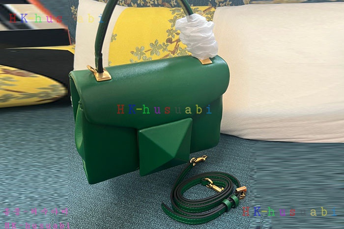 ★미러급★발렌티노 미니 원 스터드 나파 가죽 핸드백  WB0L13-5