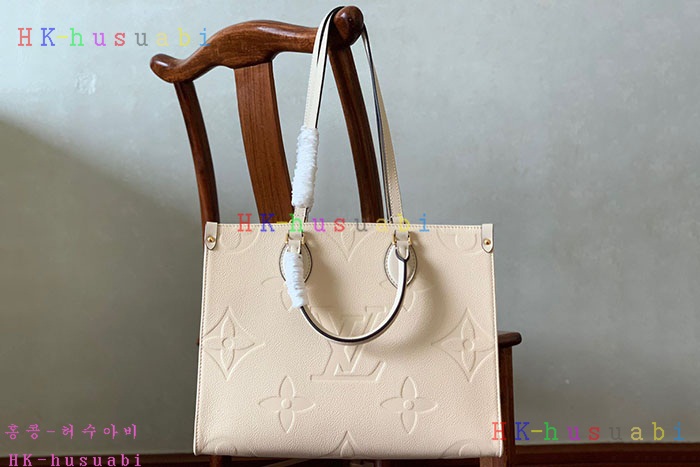 ★미러급★루이비통 온더고 MM 베이지 M46531