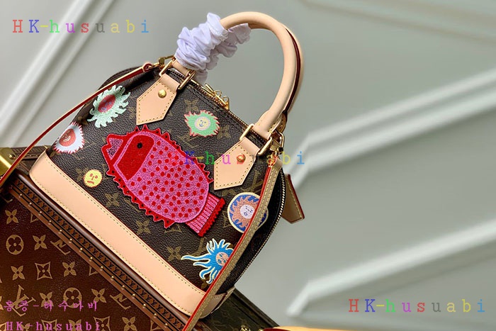 ★미러급★루이비통 LV x YK 알마 BB 백 M46428