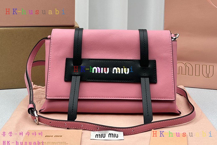 ★미러급★미우미우 레더 메신저백 MU 552001