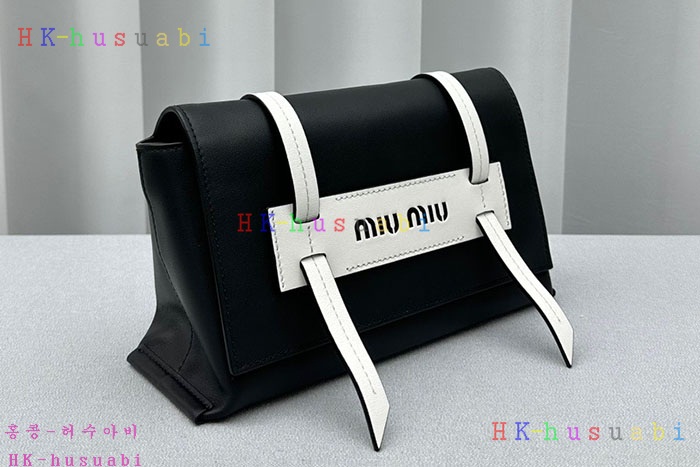 ★미러급★미우미우 레더 메신저백 MU 552001-3